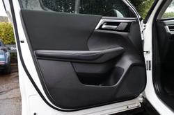 2023 Mitsubishi Outlander LS