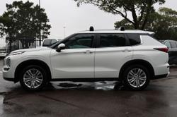 2023 Mitsubishi Outlander LS