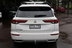 2023 Mitsubishi Outlander LS