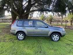 2006 Nissan
                X-Trail 