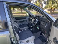 2006 Nissan
                X-Trail 