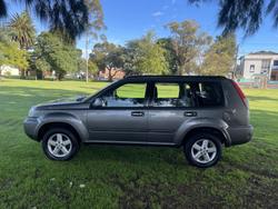 2006 Nissan
                X-Trail 