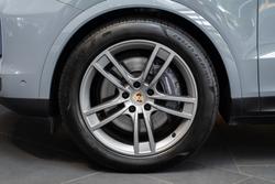 2024 Porsche Cayenne E-Hybrid