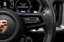 2024 Porsche Cayenne E-Hybrid