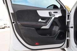 2019 MERCEDES-BENZ
                A180 2019 MERCEDES-BENZ A180  7 SP AUTO DUAL CLUTCH 4D SEDAN T4 