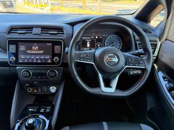 2022 Nissan LEAF ZE1