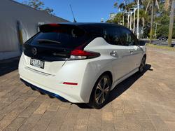 2022 Nissan LEAF ZE1