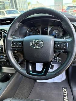 2022 Toyota Hilux Rogue (4x4)