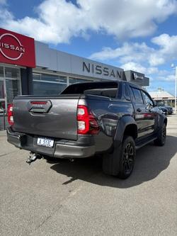 2022 Toyota Hilux Rogue (4x4)