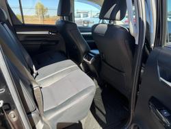 2020 Toyota Hilux SR5