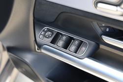 2020 MERCEDES-BENZ B180