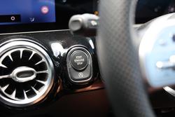 2020 MERCEDES-BENZ B180