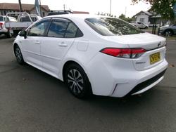 2019 Toyota Corolla Sedan Hybrid Ascent Sport