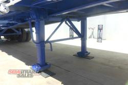 2005 Barker 12 Pallet Flat Top A Trailer