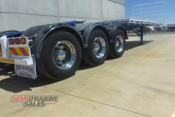 2005 Barker 12 Pallet Flat Top A Trailer
