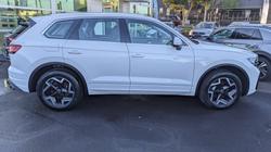 2023 VOLKSWAGEN
Touareg