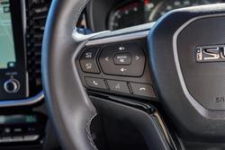 2025 Isuzu MU-X LS-T