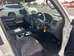2012 MITSUBISHI PAJERO PLATINUM 2