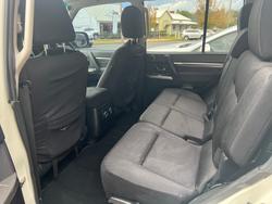 2012 MITSUBISHI PAJERO PLATINUM 2