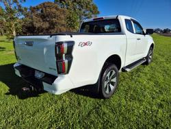 2022 Isuzu D-MAX LS-U