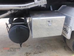 2017 Jamieson Boomer Side Tipper Tanker Road Train Rated