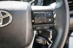 2023 Toyota HILUX SR