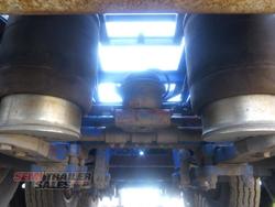 2005 Barker 40FT Skel