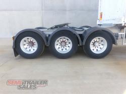 2001 Maxitrans 12 Pallet Curtainsider A Trailer