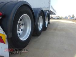 2001 Maxitrans 12 Pallet Curtainsider A Trailer