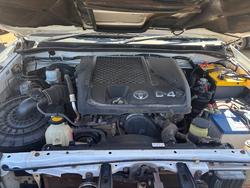 2011 Toyota Hilux HILUX 4x4 3.0L T/D D/C M/T SR5 1R61250 001 Glacier White