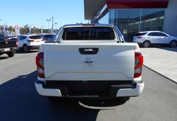 2025 Nissan
Navara ST