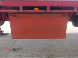 2002 Barker Extendable Flat Top Trailer
