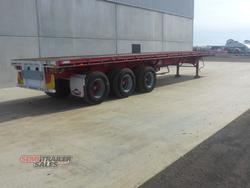 2002 Barker Extendable Flat Top Trailer