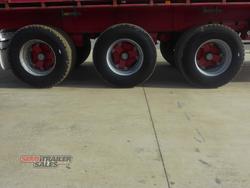 2002 Barker Extendable Flat Top Trailer