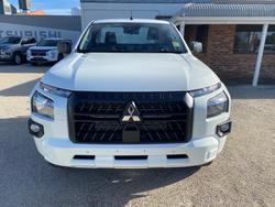 2025 MITSUBISHI Triton GLX