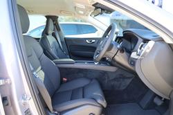 2025 Volvo XC60 Plus B5 Bright