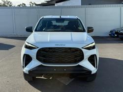 2025 Isuzu
MU-X LS-M