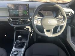 2025 Renault
Duster Evolution 4x4 MHEV