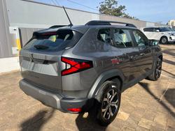2025 Renault
Duster Evolution 4x4 MHEV