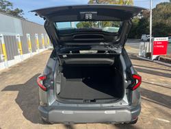 2025 Renault
Duster Evolution 4x4 MHEV