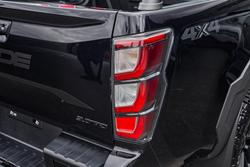 2025 Isuzu D-MAX BLADE