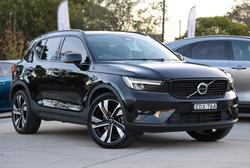 2022 Volvo XC40 Ultimate B5 Dark