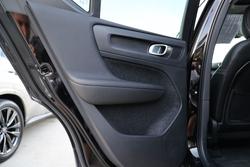 2022 Volvo XC40 Ultimate B5 Dark