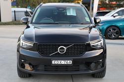 2022 Volvo XC40 Ultimate B5 Dark