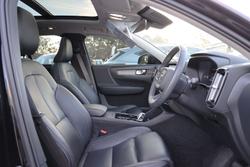 2022 Volvo XC40 Ultimate B5 Dark