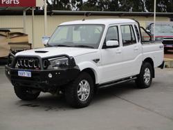 2022 Mahindra PIK-UP S11 White
