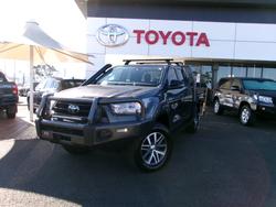 2022 Toyota
Hilux 4x4 Hilux 4x4 SR 2.8L T Diesel Manual Double Cab C/C C221370 001