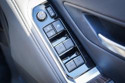 2025 Toyota LANDCRUISER VX