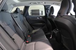 2025 Volvo XC60 Plus B5 Bright