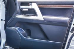 2016 Toyota LANDCRUISER VX